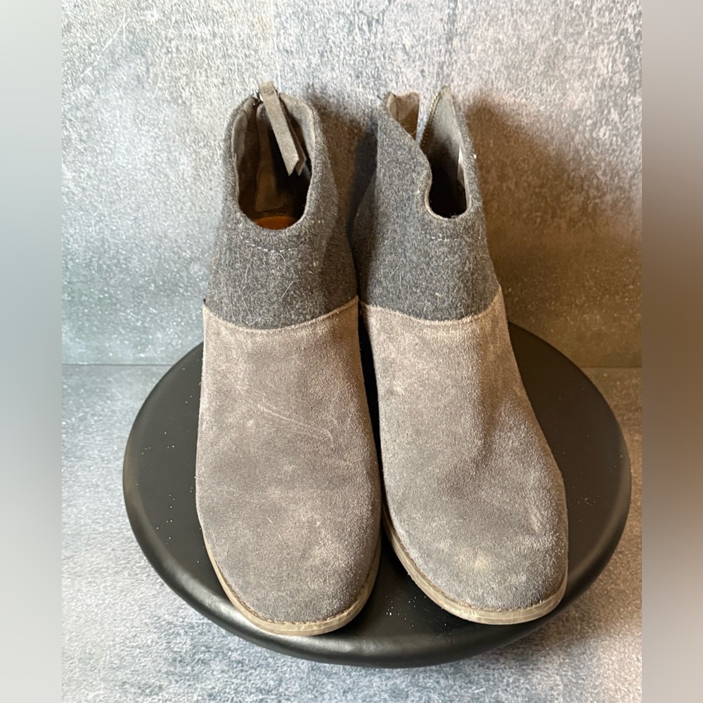 TOM’s Gray Suede Ankle Boots